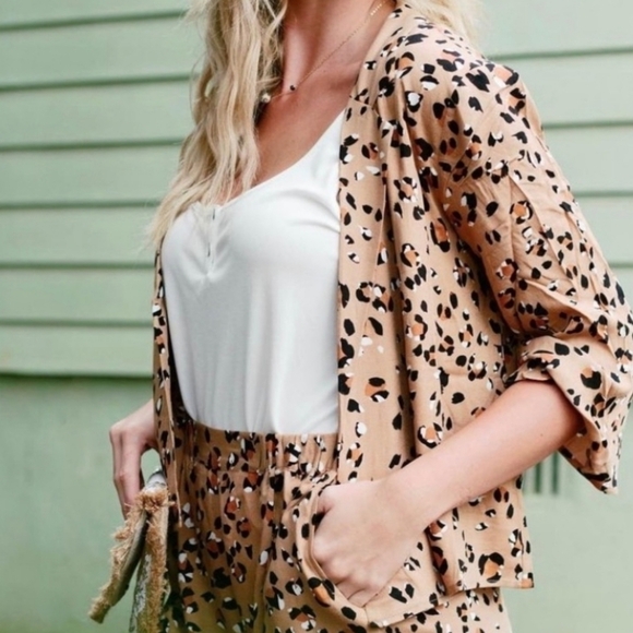 Saltwater LUXE Leopard Print Blazer "Garvey" Light Jacket Blazer Size Small - Picture 3 of 17